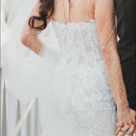 Wedding Gown - Picture 6 of 7